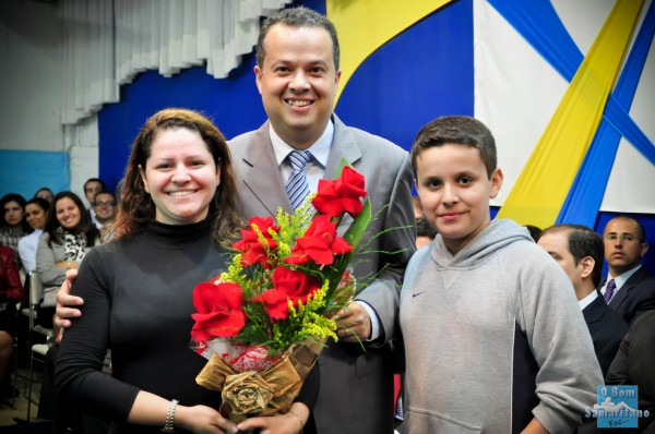 Pr. Moises Martins e familia Pr. Moises Martins e familia